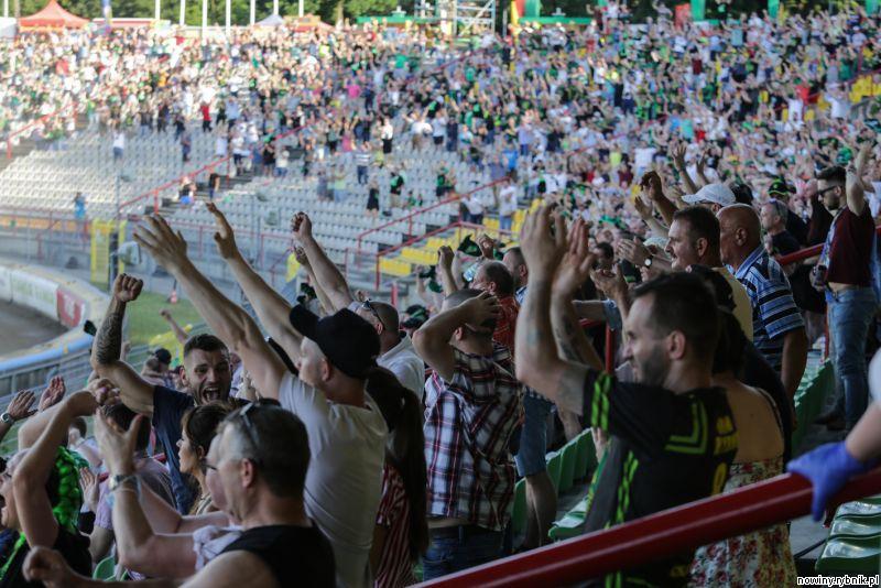 Ostatni mecz Rekinw przy G72 oglądało na stadionie ponad 4 000 kibicw / Dominik Gajda